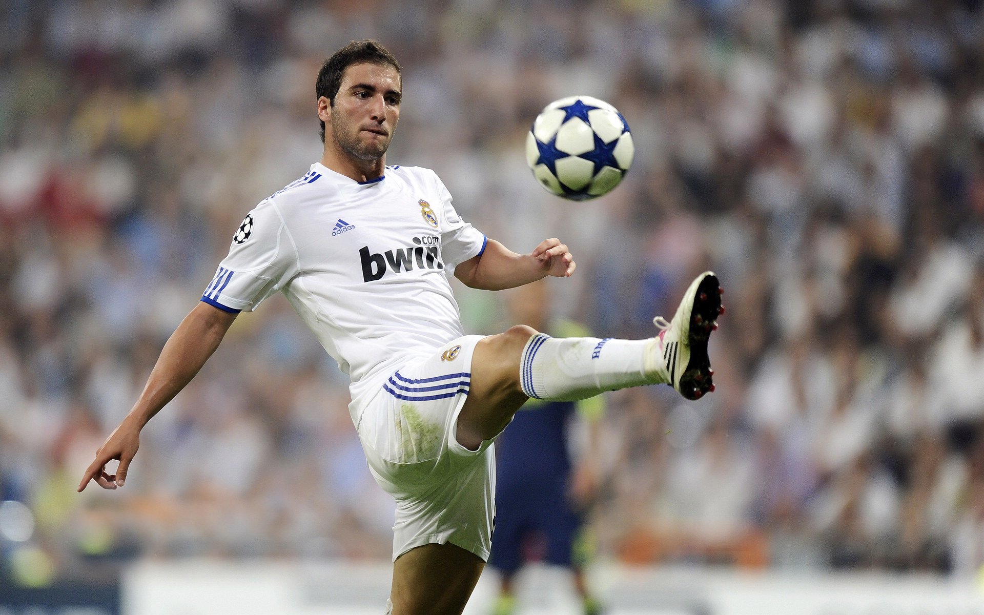 赛季尾声争冠“价格战”：球队如何调整战略？